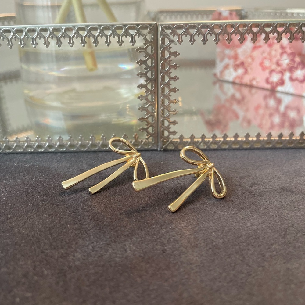 Elegant Gold Bow Earrings Coquette